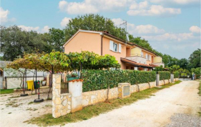 Beautiful Apartment In Pula With Kitchen